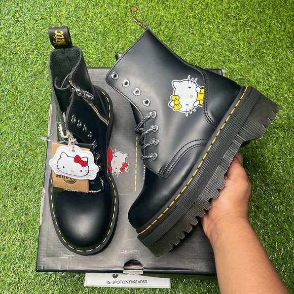 Dr. Martens Jadon’s women’s Hello Kitty Sanrio Platform boots - Picture 1 of 8